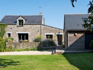 Porte fenêtre jardin à Bouguenais (44) - Menuiserie Rollande - Maître Artisan Spécialiste Rénovation en Loire Atlantique (44)